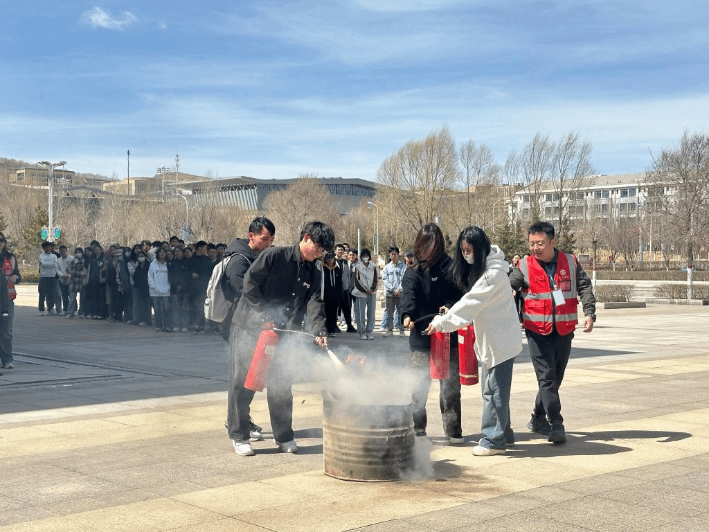 消防演练2.png 消防演练2.png